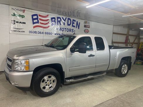 Used 2011 Chevrolet Silverado 1500 LT w/ Max Trailering Pack image 7