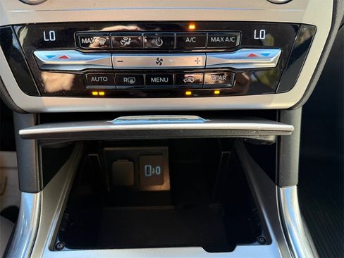 Used 2020 Ford Explorer XLT w/ Equipment Group 202A image 25