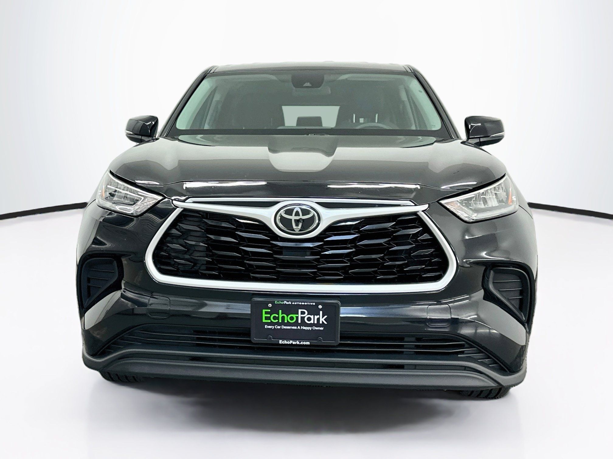 Used 2020 Toyota Highlander L AWD/4WD image 2