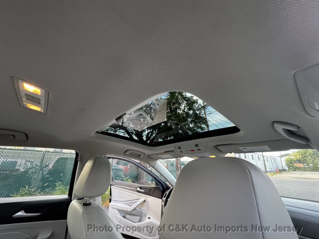 Used 2019 Volkswagen Jetta SEL w/ Cold Weather Package FWD image 28
