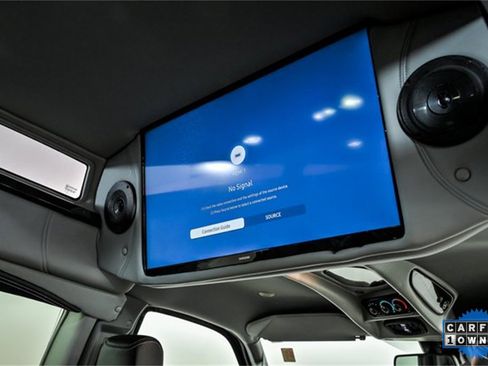 Used 2025 GMC Savana 2500 Extended w/ Driver Convenience Package image 10