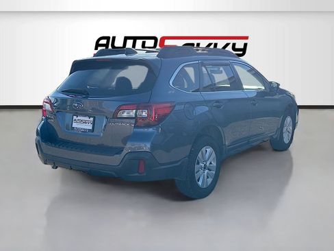 Used 2018 Subaru Outback 2.5i Premium image 7
