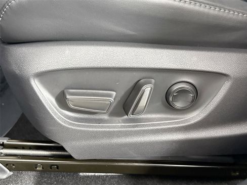 Certified 2025 Toyota Crown Signia w/ Advanced Technology Package AWD/4WD image 31