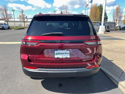 New 2026 Jeep Grand Cherokee Altitude AWD/4WD image 9