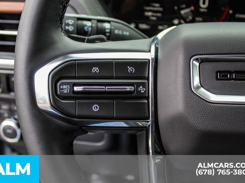 Used 2025 GMC Yukon XL Denali AWD/4WD image 29
