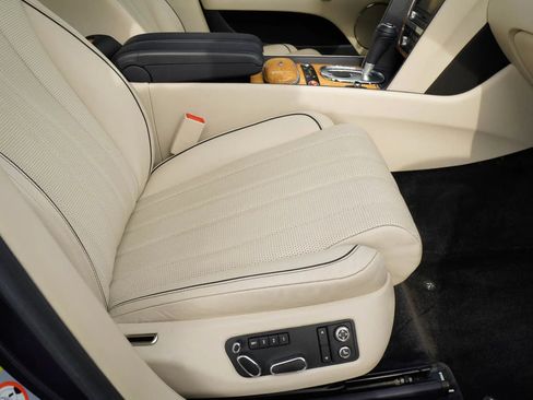 Used 2014 Bentley Flying Spur W12 AWD/4WD image 32