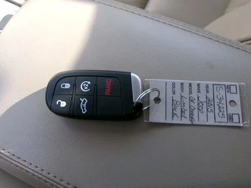 Used 2015 Jeep Grand Cherokee Limited AWD/4WD image 19