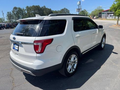 Used 2017 Ford Explorer XLT w/ Equipment Group 202A FWD image 6