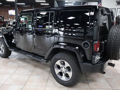 Used 2016 Jeep Wrangler Unlimited Sahara w/ Connectivity Group AWD/4WD image 3