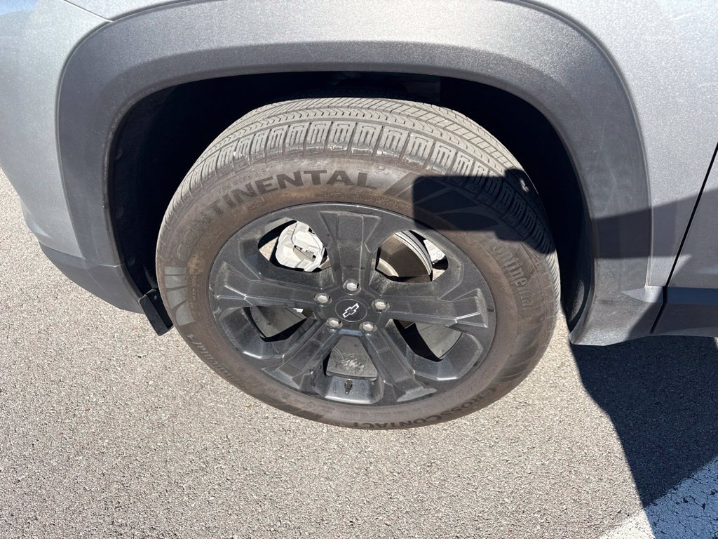 Used 2025 Chevrolet Equinox LT w/ Midnight Edition FWD image 16