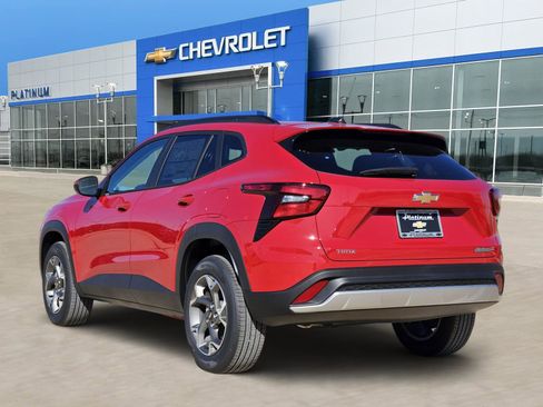 New 2026 Chevrolet Trax LT image 4