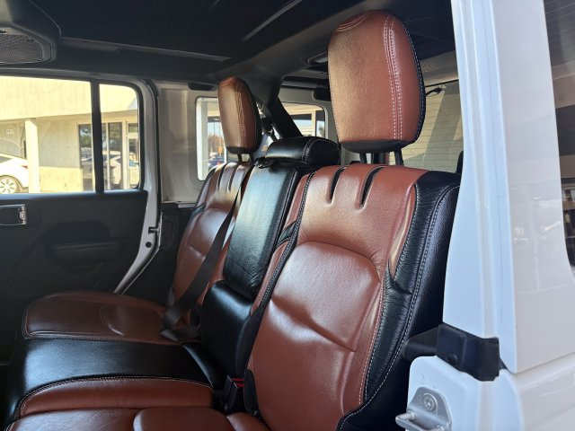 Used 2024 Jeep Wrangler Unlimited AWD/4WD image 14