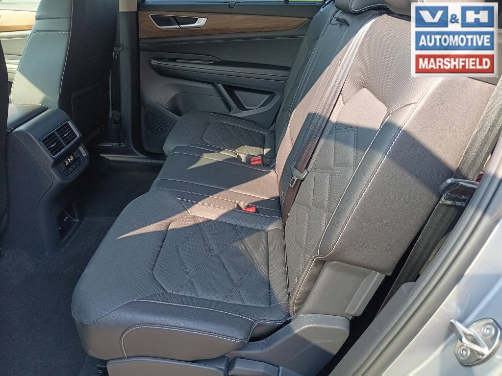 Used 2025 Volkswagen Atlas SE AWD/4WD image 28