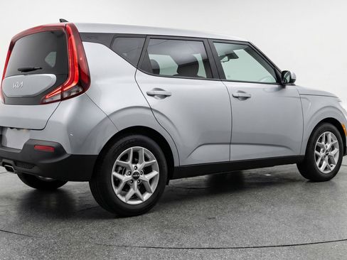 Used 2025 Kia Soul LX w/ LX Technology Package image 9