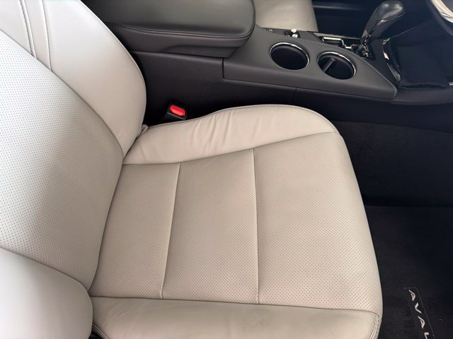 Used 2017 Toyota Avalon Limited FWD image 11