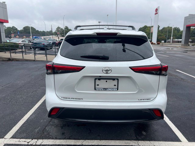 Used 2023 Toyota Highlander Limited FWD image 10