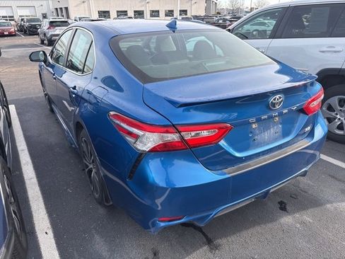 Used 2020 Toyota Camry SE image 4