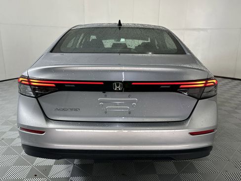Used 2025 Honda Accord SE image 7