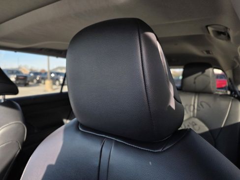 Used 2024 Toyota Highlander XLE image 22