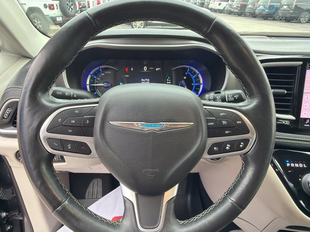 Used 2021 Chrysler Pacifica Touring-L FWD image 27