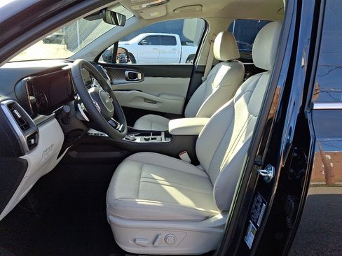 Used 2023 Kia Sorento EX image 12