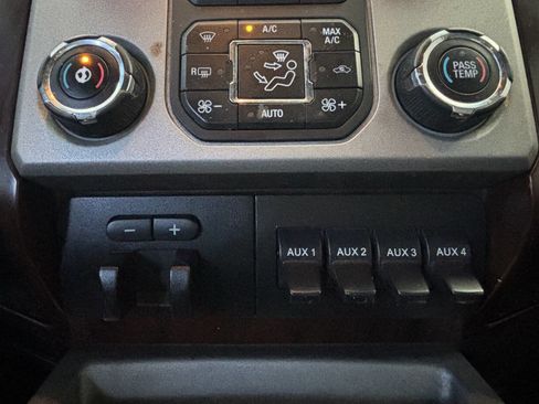 Used 2015 Ford F350 Lariat w/ Chrome Package image 20