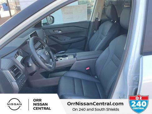 New 2026 Nissan Rogue SV w/ SV Premium Package FWD image 17