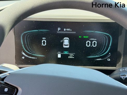 New 2026 Kia Niro LX FWD image 15