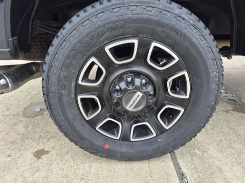 Certified 2024 Ford F250 Platinum w/ FX4 Off-Road Package image 8