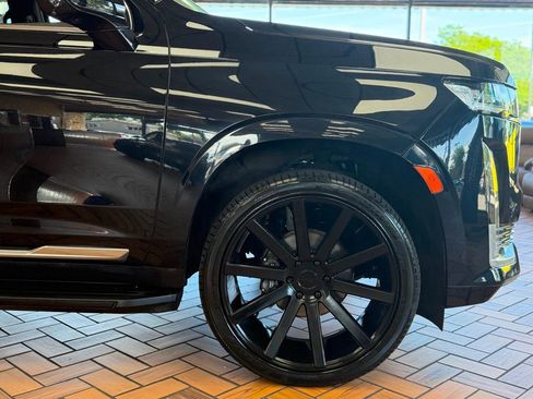 Used 2021 Cadillac Escalade Luxury AWD/4WD image 14