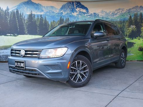 Used 2018 Volkswagen Tiguan SE image 1