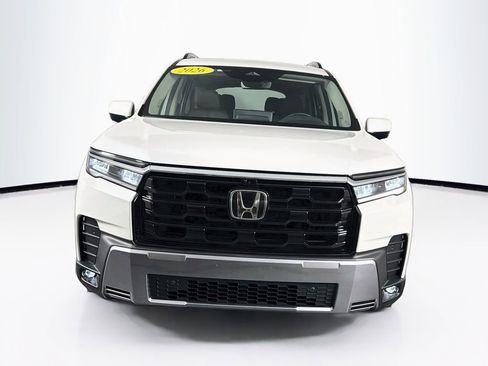 Used 2026 Honda Pilot Touring image 2