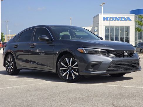Used 2024 Honda Civic EX-L image 2