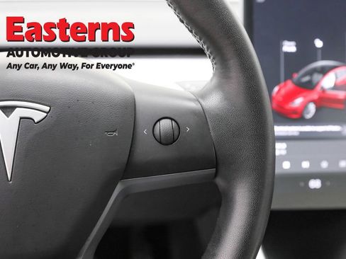 Used 2019 Tesla Model 3 Performance image 16