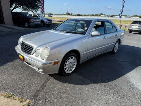 Used 2001 Mercedes-Benz E 320 Sedan image 1