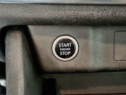 Used 2021 Nissan Rogue S AWD/4WD image 23