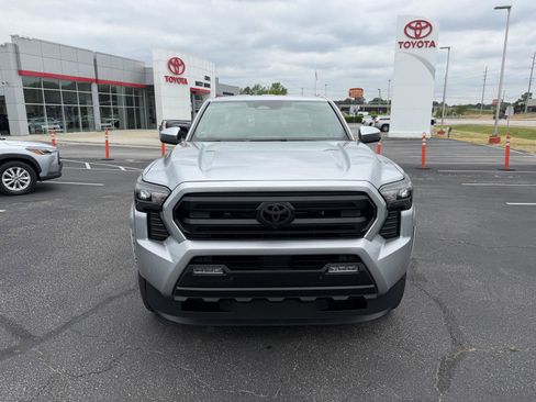 Used 2024 Toyota Tacoma SR5 AWD/4WD image 2