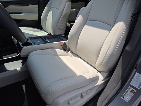 Certified 2026 Honda Odyssey EX-L image 30