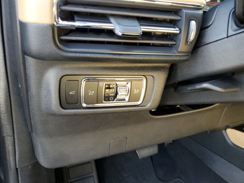 Certified 2023 Lincoln Corsair Reserve image 18