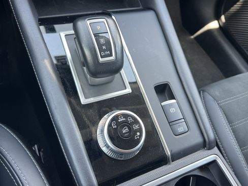 Used 2024 Mitsubishi Outlander FWD image 33
