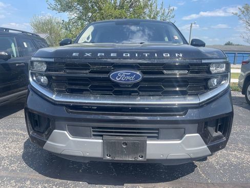 Used 2025 Ford Expedition Max Platinum AWD/4WD image 9