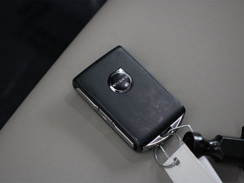 Used 2026 Volvo XC60 B5 Plus w/ Protection Package Premier image 33