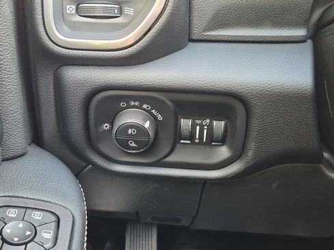 New 2027 RAM 2500 Laramie w/ Night Edition AWD/4WD image 18