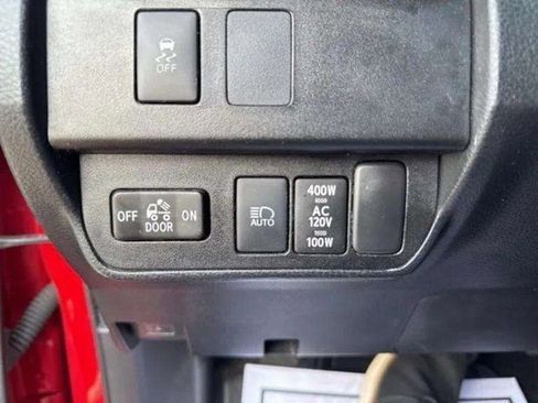 Used 2021 Toyota Tacoma TRD Off-Road image 29