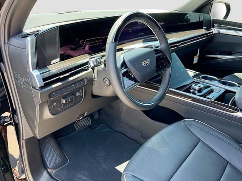 New 2026 Cadillac Escalade ESV Luxury w/ Touring Package AWD/4WD image 16