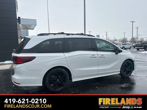 Used 2024 Honda Odyssey Sport image 17