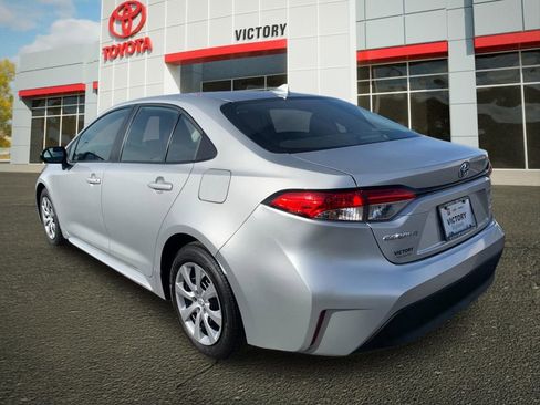 Used 2025 Toyota Corolla LE image 5