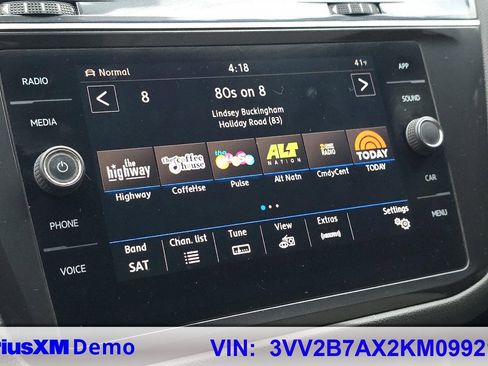 Used 2019 Volkswagen Tiguan S image 39