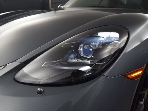 Certified 2025 Porsche 718 Cayman image 11