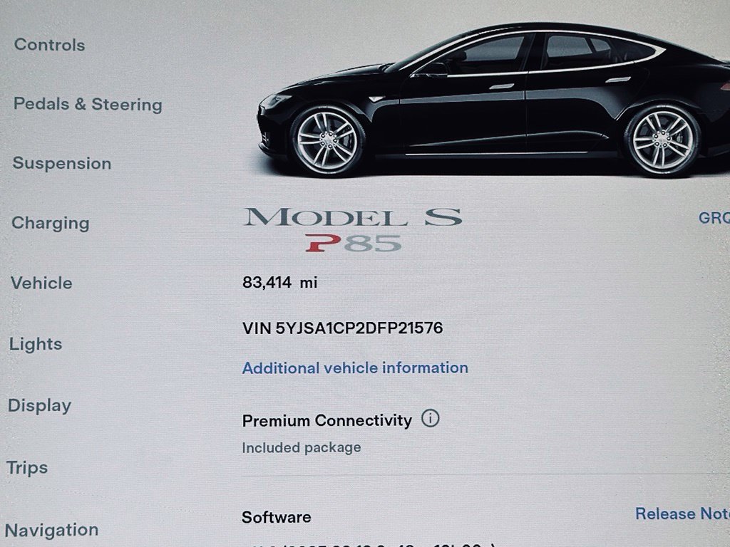 Used 2013 Tesla Model S Performance RWD image 33